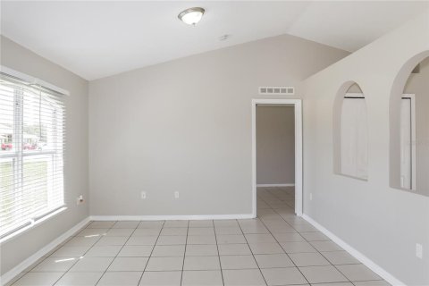 Villa ou maison à vendre à Poinciana, Floride: 3 chambres, 140.75 m2 № 2420456 - photo 3