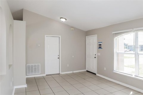 Villa ou maison à vendre à Poinciana, Floride: 3 chambres, 140.75 m2 № 2420456 - photo 4