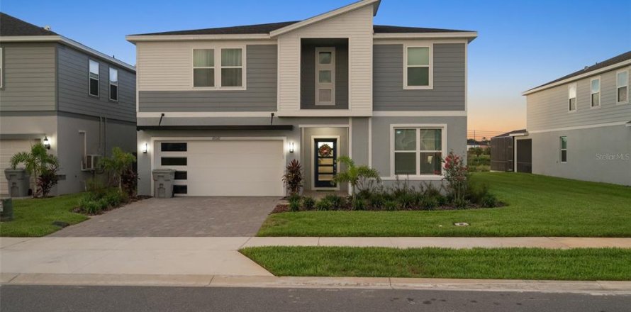 Villa ou maison à Clermont, Floride 10 chambres, 406.54 m2 № 2135687