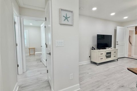 Villa ou maison à louer à Redington Shores, Floride: 2 chambres, 104.79 m2 № 2416711 - photo 15