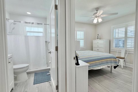 Villa ou maison à louer à Redington Shores, Floride: 2 chambres, 104.79 m2 № 2416711 - photo 16