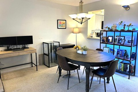 Copropriété à vendre à Deerfield Beach, Floride: 2 chambres, 99.41 m2 № 1954158 - photo 8