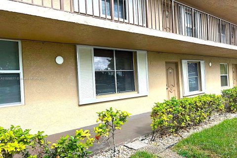 Copropriété à vendre à Deerfield Beach, Floride: 2 chambres, 99.41 m2 № 1954158 - photo 2