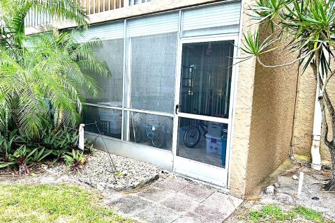 Copropriété à vendre à Deerfield Beach, Floride: 2 chambres, 99.41 m2 № 1954158 - photo 21