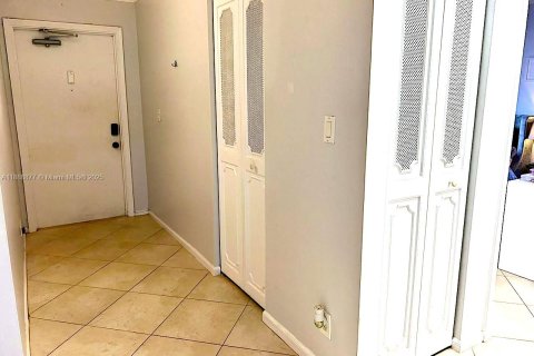 Copropriété à vendre à Deerfield Beach, Floride: 2 chambres, 99.41 m2 № 1954158 - photo 3