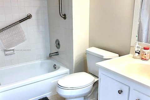 Copropriété à vendre à Deerfield Beach, Floride: 2 chambres, 99.41 m2 № 1954158 - photo 16