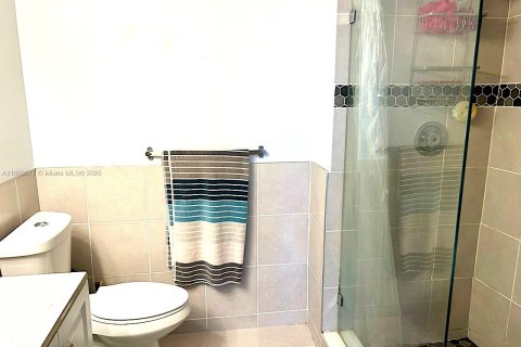 Copropriété à vendre à Deerfield Beach, Floride: 2 chambres, 99.41 m2 № 1954158 - photo 12