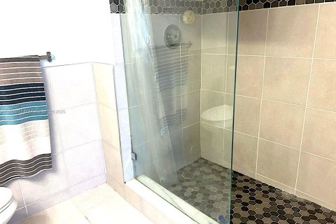 Copropriété à vendre à Deerfield Beach, Floride: 2 chambres, 99.41 m2 № 1954158 - photo 13