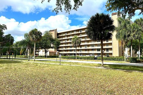Copropriété à vendre à Deerfield Beach, Floride: 2 chambres, 99.41 m2 № 1954158 - photo 1