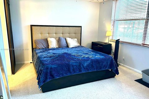 Copropriété à vendre à Deerfield Beach, Floride: 2 chambres, 99.41 m2 № 1954158 - photo 11