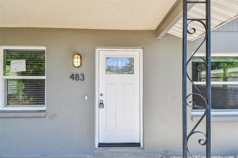House in Saint Petersburg, Florida 3 bedrooms, 119.84 sq.m. № 1783331 - photo 8
