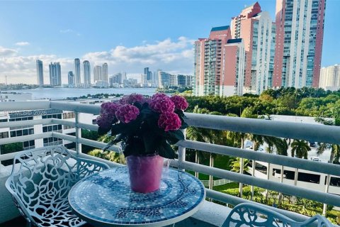 Copropriété à vendre à Aventura, Floride: 2 chambres, 98.66 m2 № 2064365 - photo 2