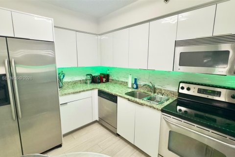 Copropriété à vendre à Aventura, Floride: 2 chambres, 98.66 m2 № 2064365 - photo 15