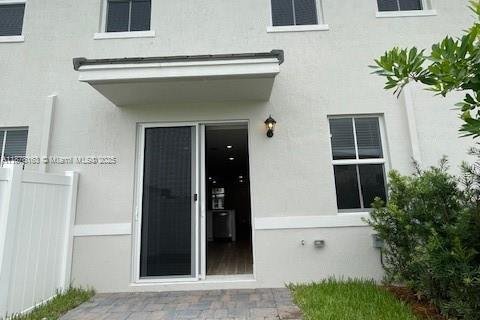 Touwnhouse à louer à Pembroke Pines, Floride: 4 chambres № 1980897 - photo 8