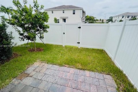 Touwnhouse à louer à Pembroke Pines, Floride: 4 chambres № 1980897 - photo 9