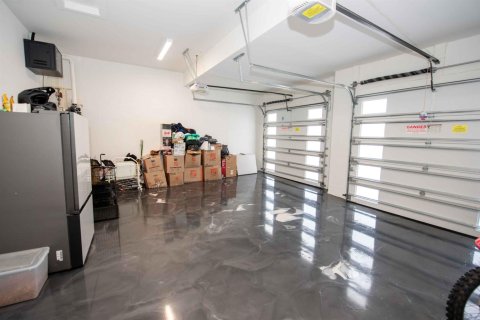 House in Hollywood, Florida 5 bedrooms, 412.11 sq.m. № 2184608 - photo 29