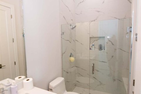 House in Hollywood, Florida 5 bedrooms, 412.11 sq.m. № 2184608 - photo 23