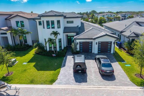 House in Hollywood, Florida 5 bedrooms, 412.11 sq.m. № 2184608