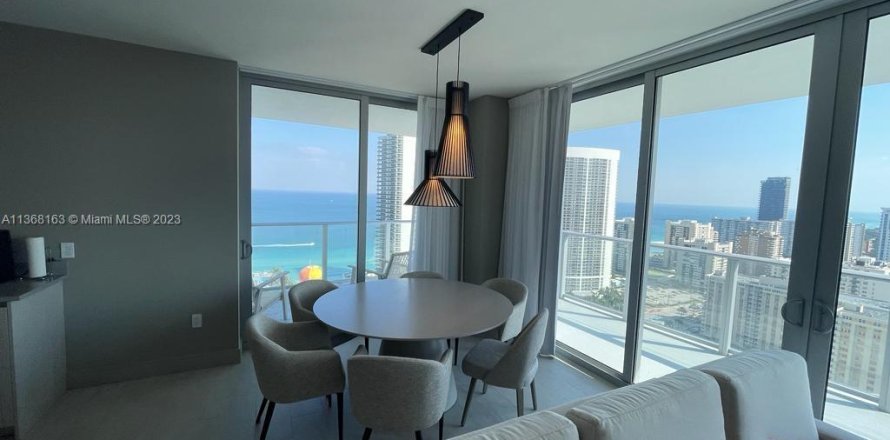 Condo à Hollywood, Floride, 2 chambres № 1862040