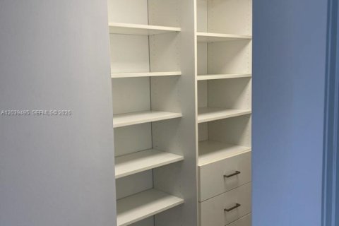 Copropriété à louer à Sunny Isles Beach, Floride: 2 chambres, 126.07 m2 № 2145802 - photo 19