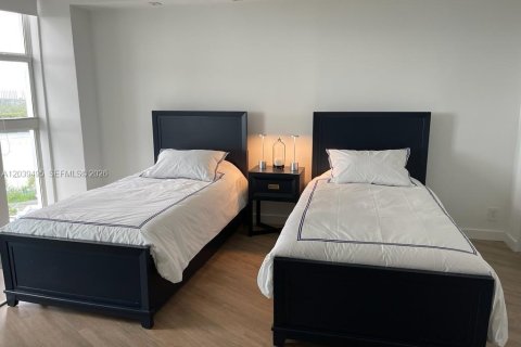 Copropriété à louer à Sunny Isles Beach, Floride: 2 chambres, 126.07 m2 № 2145802 - photo 12