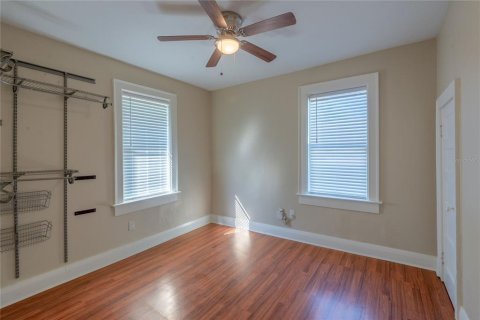 Villa ou maison à louer à Tampa, Floride: 3 chambres, 84.73 m2 № 2416613 - photo 11