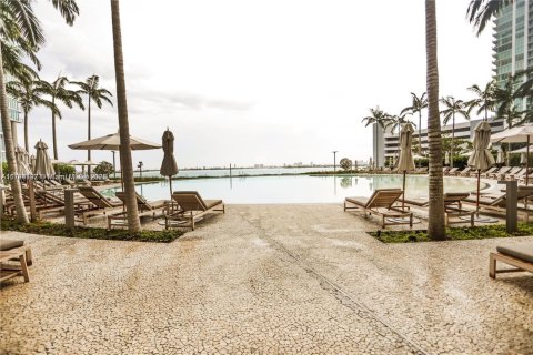 Copropriété à vendre à Miami, Floride: 3 chambres, 153.2 m2 № 1710269 - photo 28