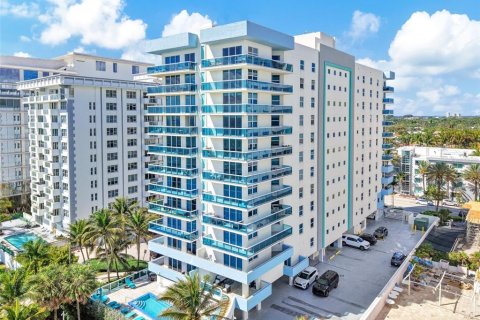 Condominio en venta en Surfside, Florida, 2 dormitorios, 93.09 m2 № 2218886 - foto 11