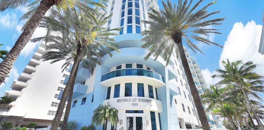 Condominio en Surfside, Florida, 2 dormitorios  № 2218886
