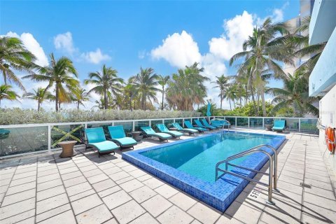 Condominio en venta en Surfside, Florida, 2 dormitorios, 93.09 m2 № 2218886 - foto 26