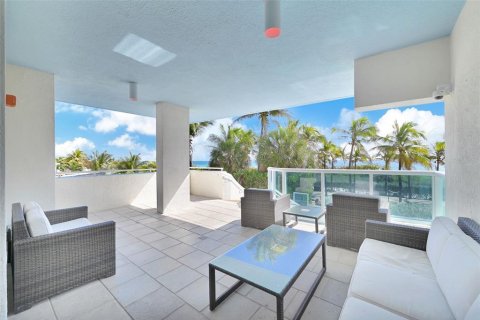Condominio en venta en Surfside, Florida, 2 dormitorios, 93.09 m2 № 2218886 - foto 23