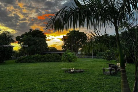 House in Homestead, Florida 4 bedrooms, 186.92 sq.m. № 1930111 - photo 16