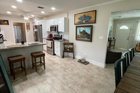 House in Homestead, Florida 4 bedrooms, 186.92 sq.m. № 1930111 - photo 4