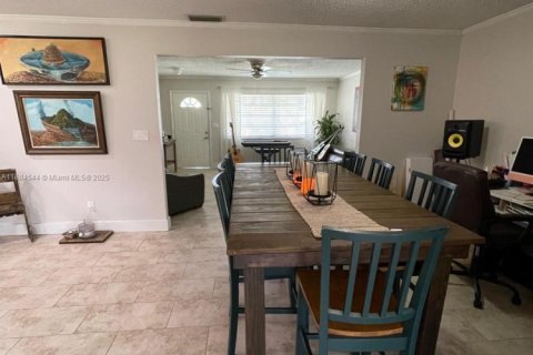 House in Homestead, Florida 4 bedrooms, 186.92 sq.m. № 1930111 - photo 6