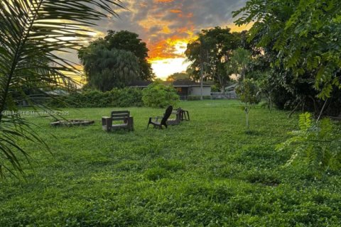 House in Homestead, Florida 4 bedrooms, 186.92 sq.m. № 1930111 - photo 24