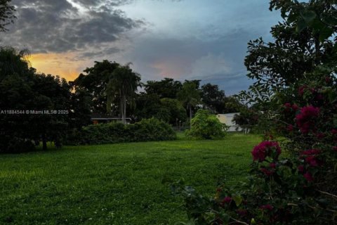 House in Homestead, Florida 4 bedrooms, 186.92 sq.m. № 1930111 - photo 12