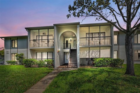 Condo in Palm Harbor, Florida, 1 bedroom  № 1906957 - photo 1