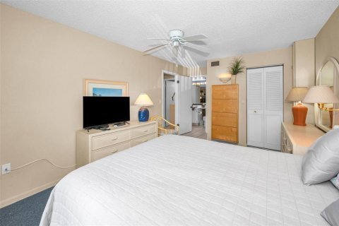 Condo in Palm Harbor, Florida, 1 bedroom  № 1906957 - photo 29