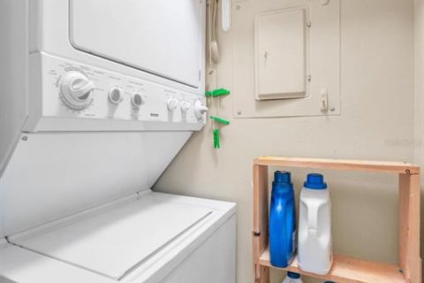Condo in Palm Harbor, Florida, 1 bedroom  № 1906957 - photo 22