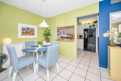 Condo in Palm Harbor, Florida, 1 bedroom  № 1906957 - photo 13