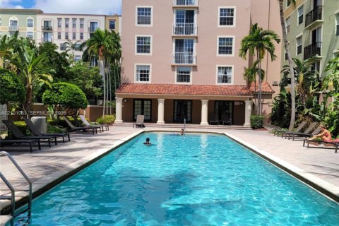 Condo in Hollywood, Florida, 1 bedroom  № 2402454 - photo 17