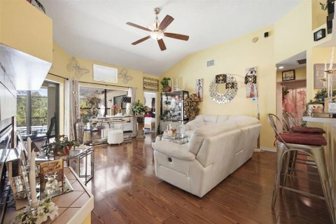 Casa en venta en Lutz, Florida, 4 dormitorios, 208.29 m2 № 2237168 - foto 11