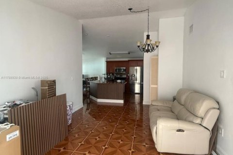 House in Miami, Florida 3 bedrooms, 114.83 sq.m. № 1646794 - photo 5
