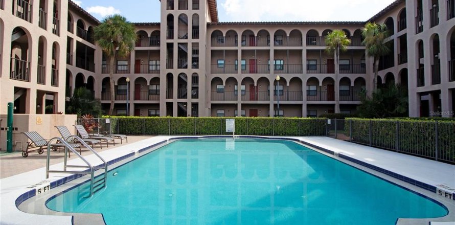 Condominio en Gulfport, Florida, 2 dormitorios № 1909174