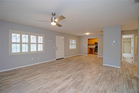 Condominio en alquiler en Gulfport, Florida, 2 dormitorios, 106.56 m2 № 1909174 - foto 4