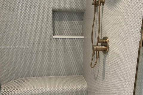 Copropriété à vendre à Miami, Floride: 2 chambres, 100.98 m2 № 2153721 - photo 9