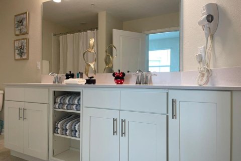 Купить кондоминиум в Киссимми, Флорида 7 комнат, 123.47м2, № 1437290 - фото 28