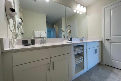 Купить кондоминиум в Киссимми, Флорида 7 комнат, 123.47м2, № 1437290 - фото 23