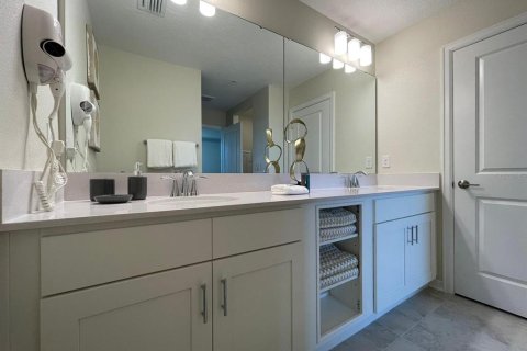 Купить кондоминиум в Киссимми, Флорида 7 комнат, 123.47м2, № 1437290 - фото 21