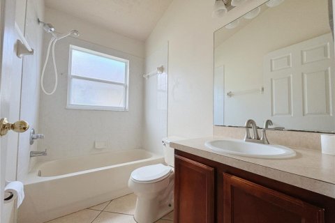 Casa en alquiler en Kissimmee, Florida, 4 dormitorios, 164.07 m2 № 1882854 - foto 8